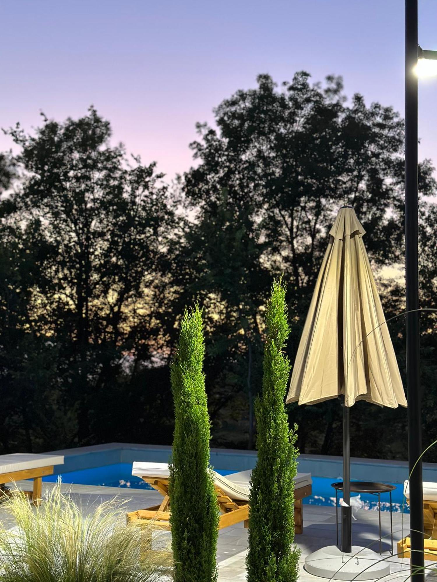 Hotel Restaurant Natyra E Qete Lezha Kültér fotó
