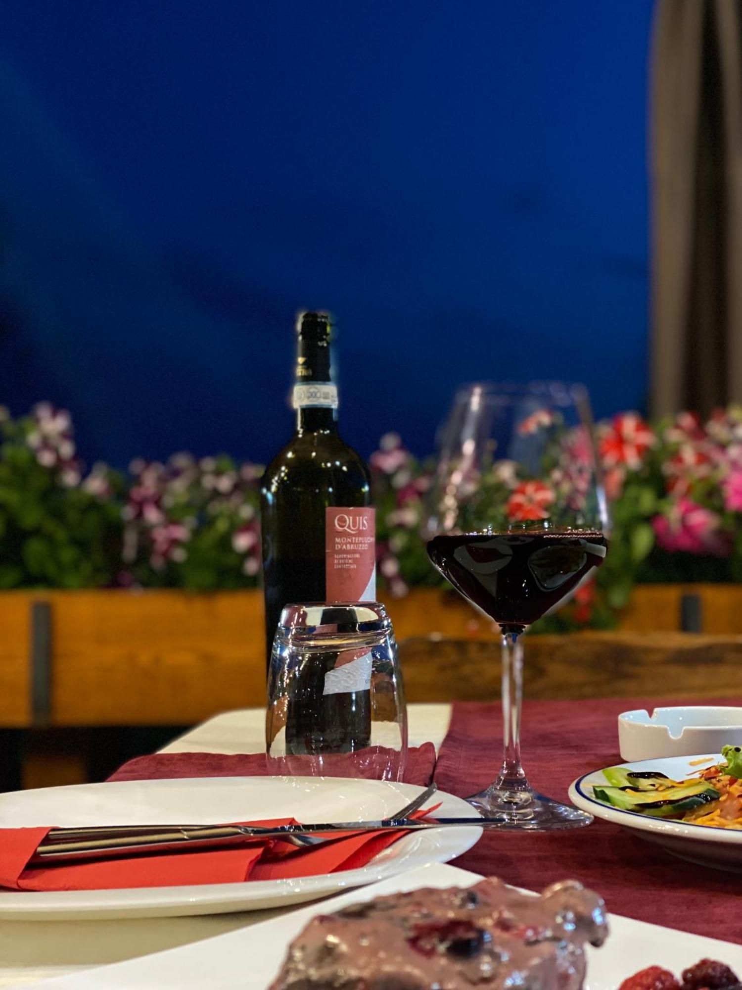 Hotel Restaurant Natyra E Qete Lezha Kültér fotó